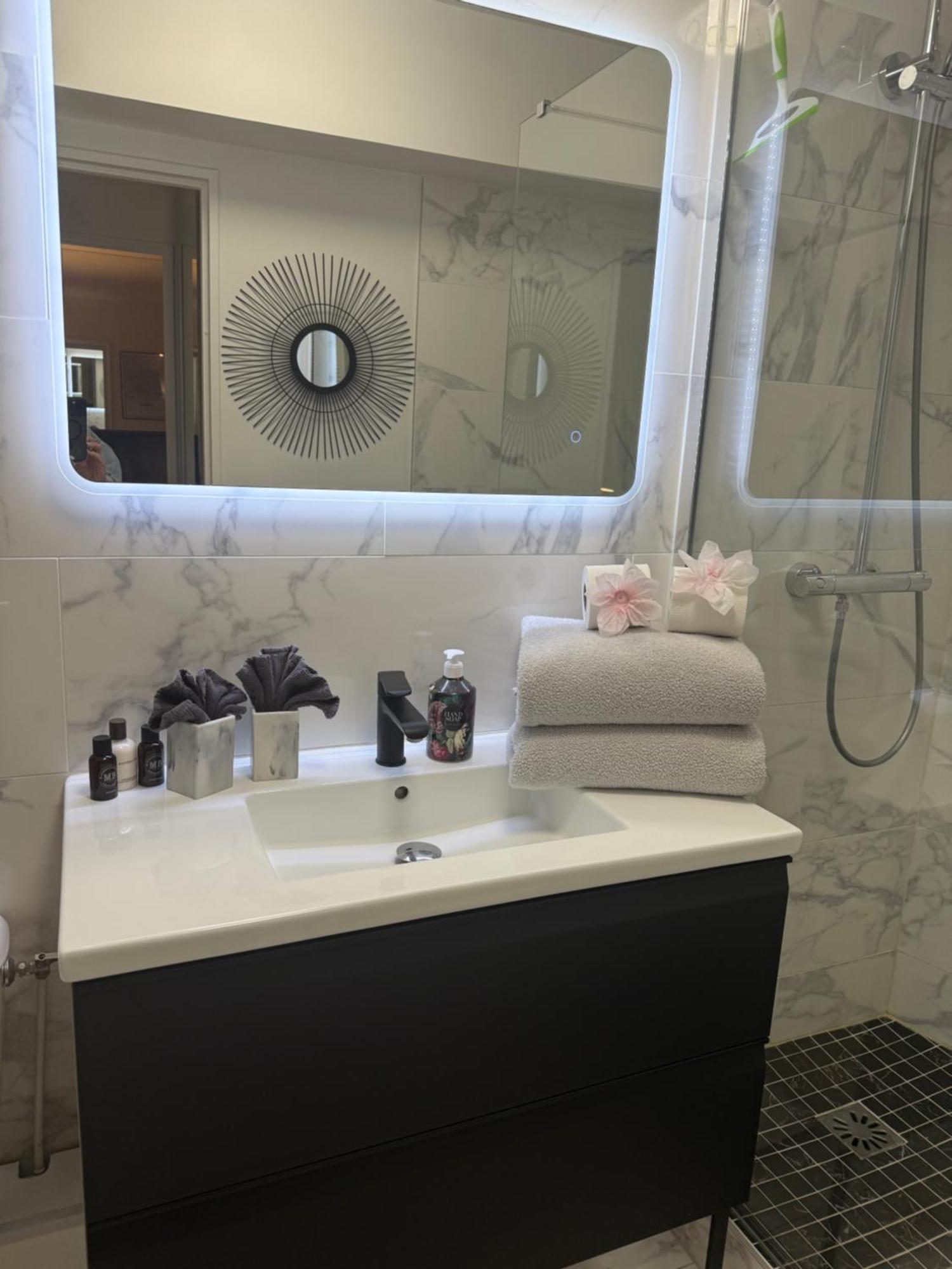 Beautiful Modern Fully Furnished Studio Levallois-Perret Exterior foto